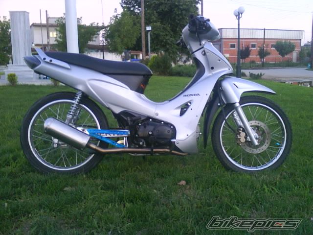 Photo 1836840