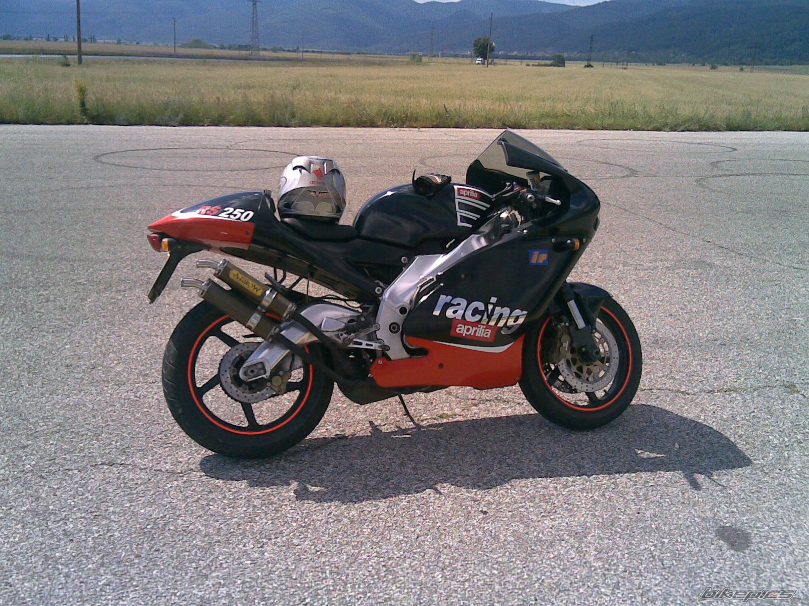 Photo 1837410