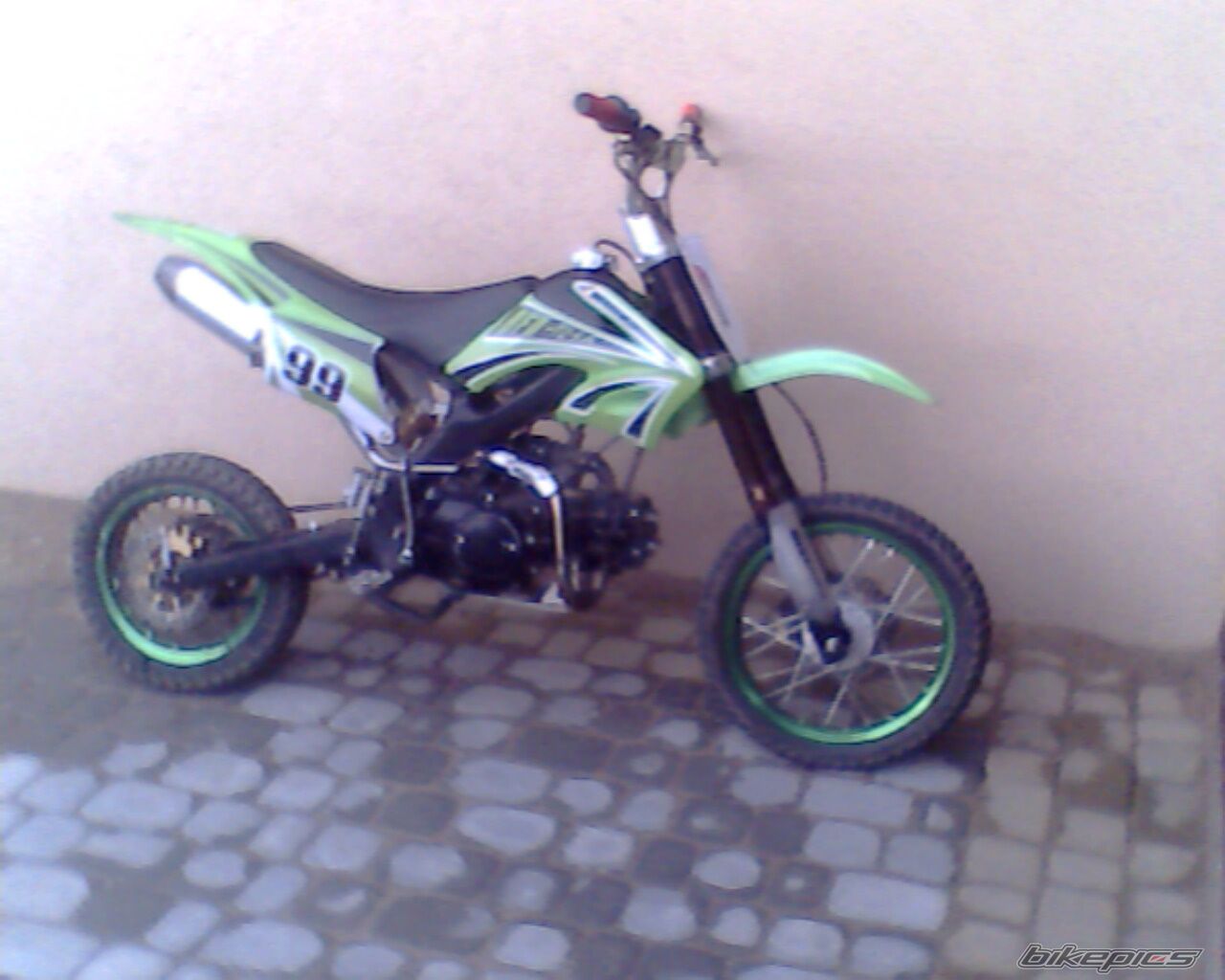 Photo 1837677