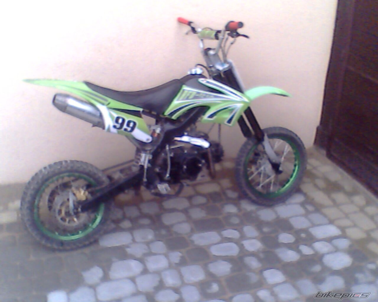 Photo 1837679