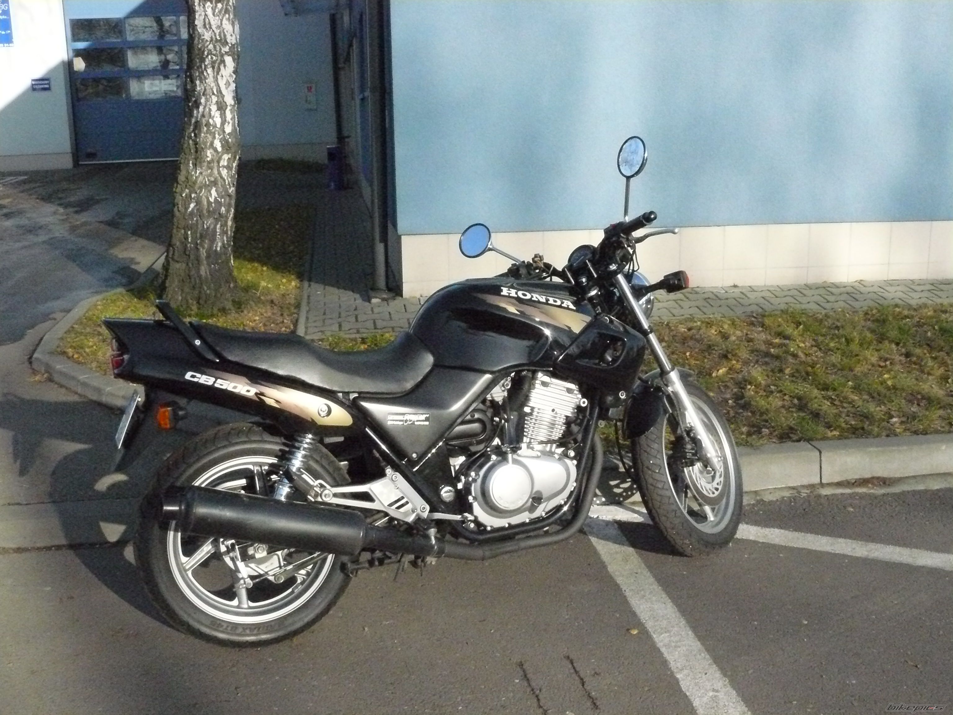 Photo 1837984