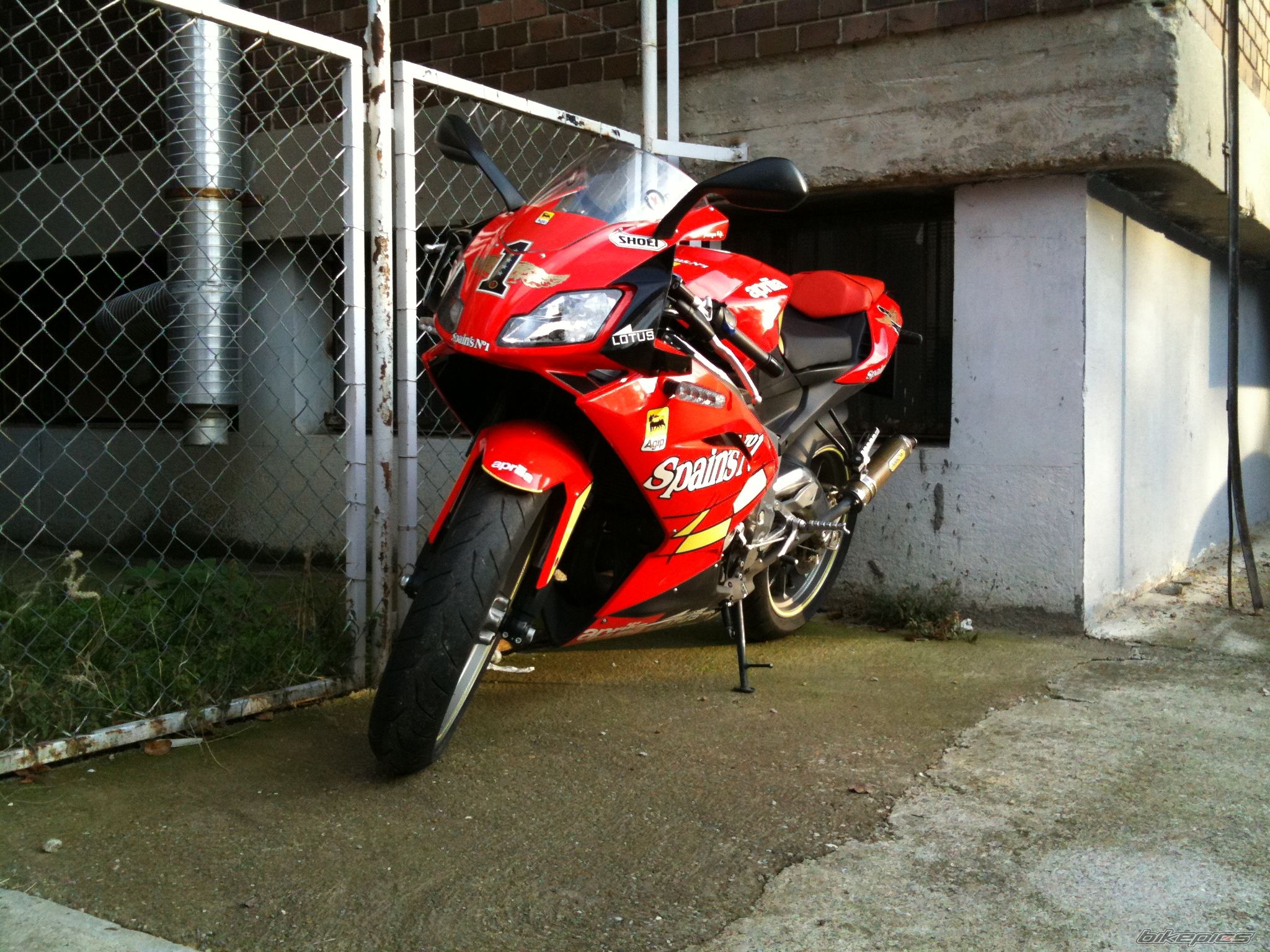 Photo 1839079