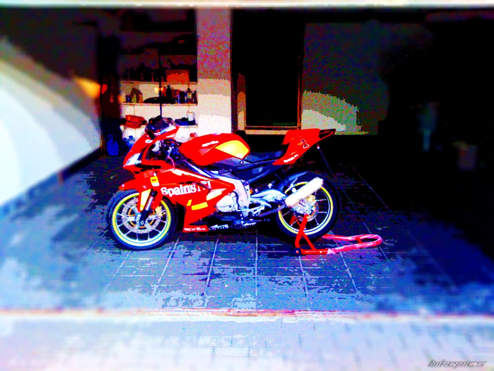 Photo 1839104