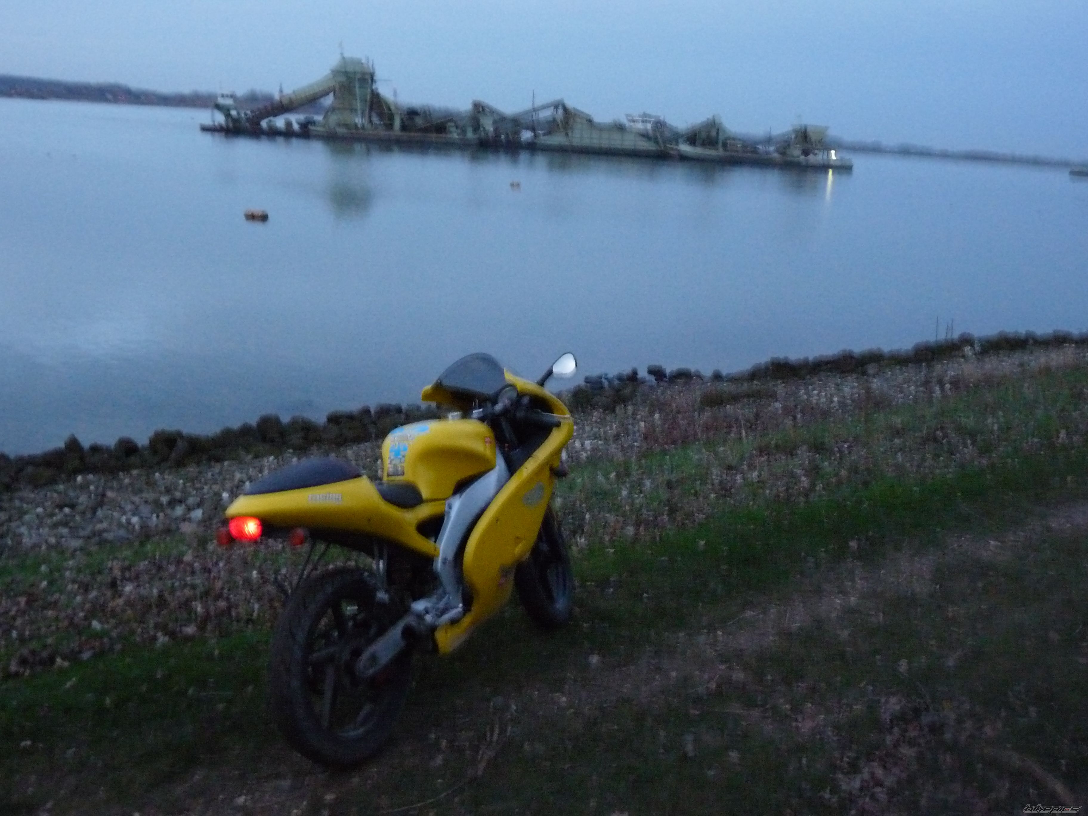 Photo 1840346