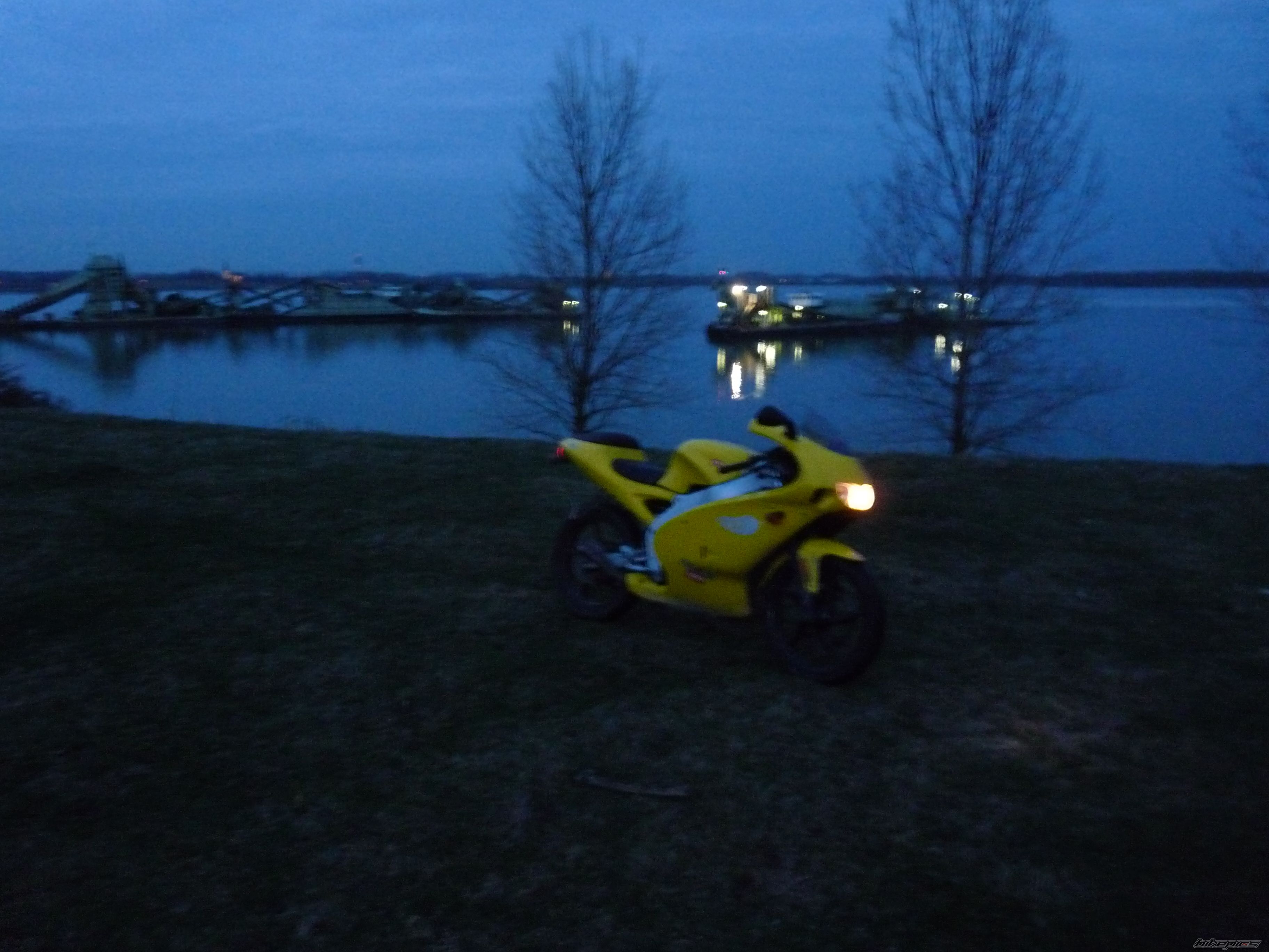 Photo 1840354