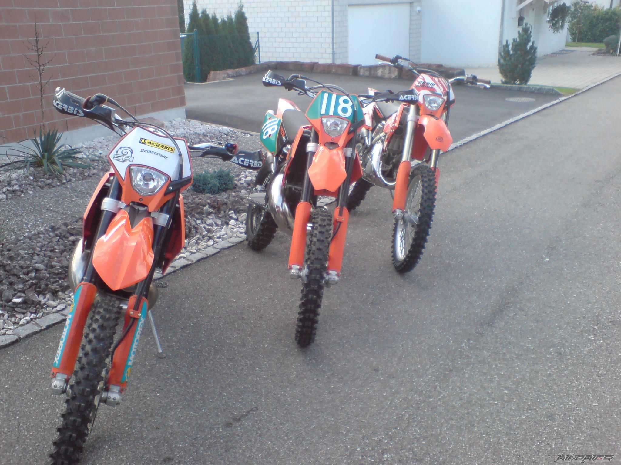 Photo 1841682