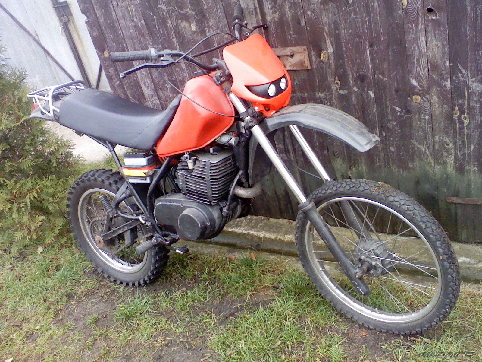 Photo 1842142