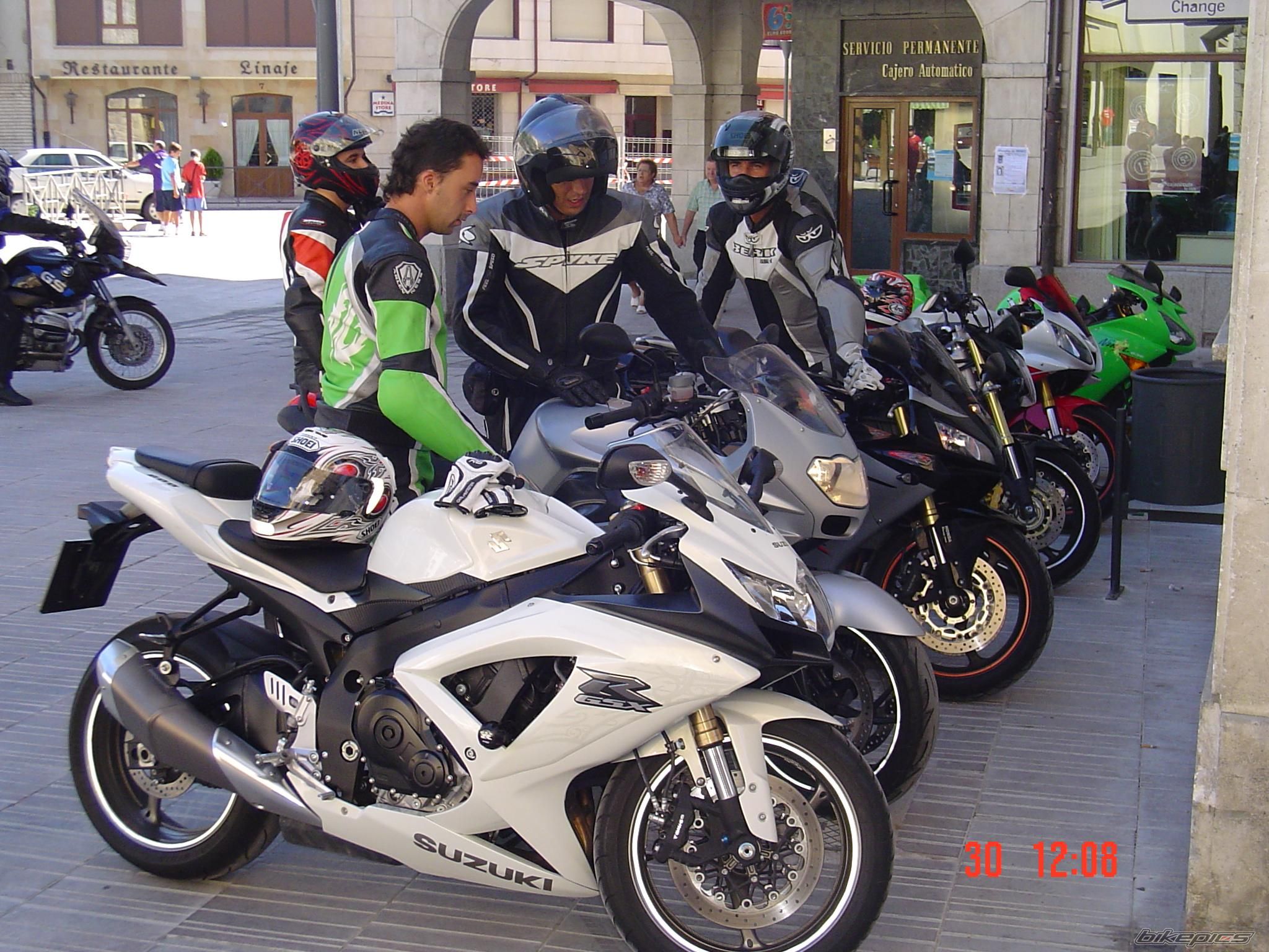 Photo 1842331