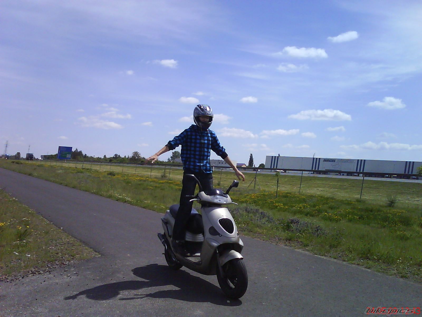 Photo 1842945