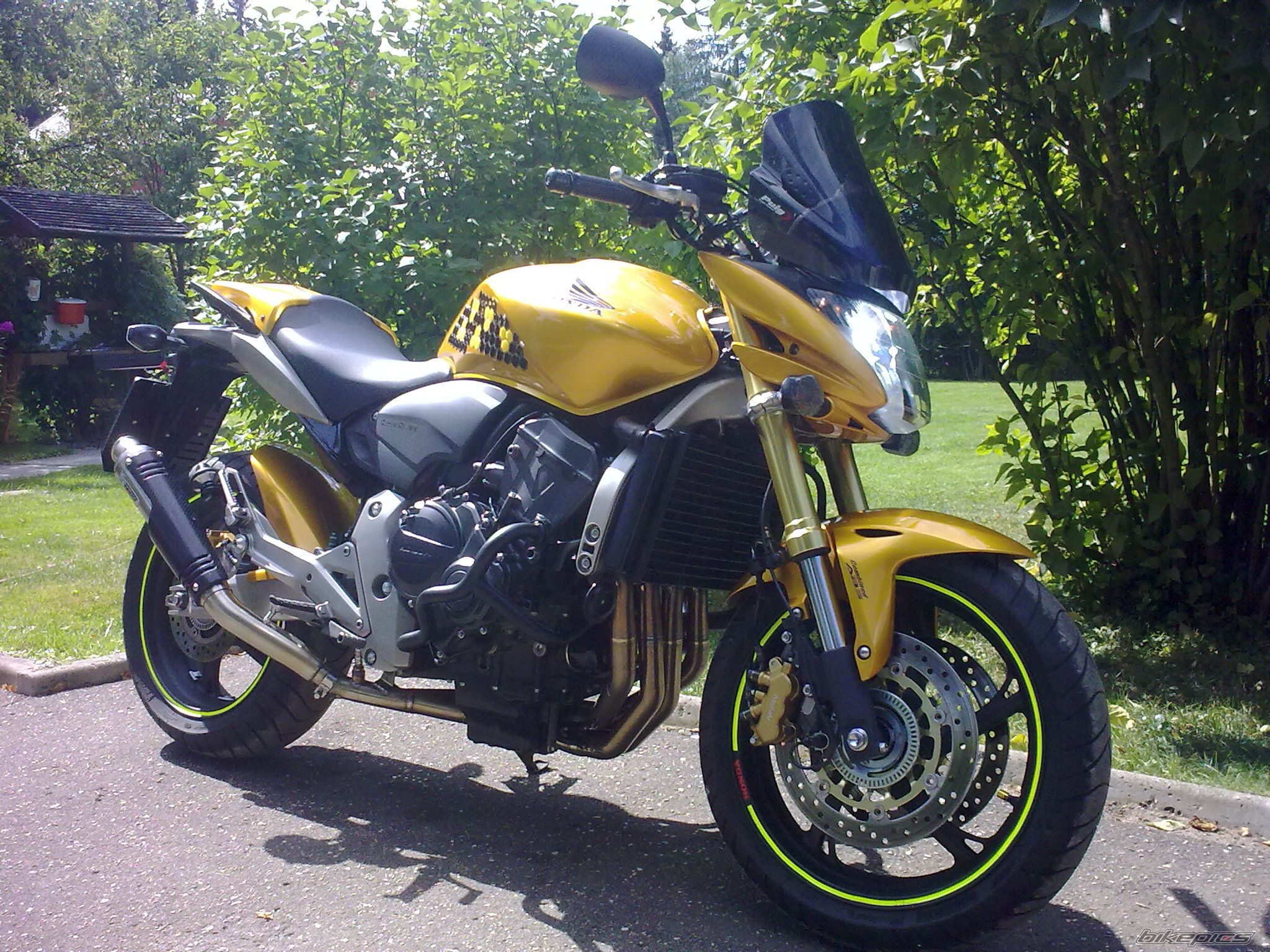 Photo 1843738