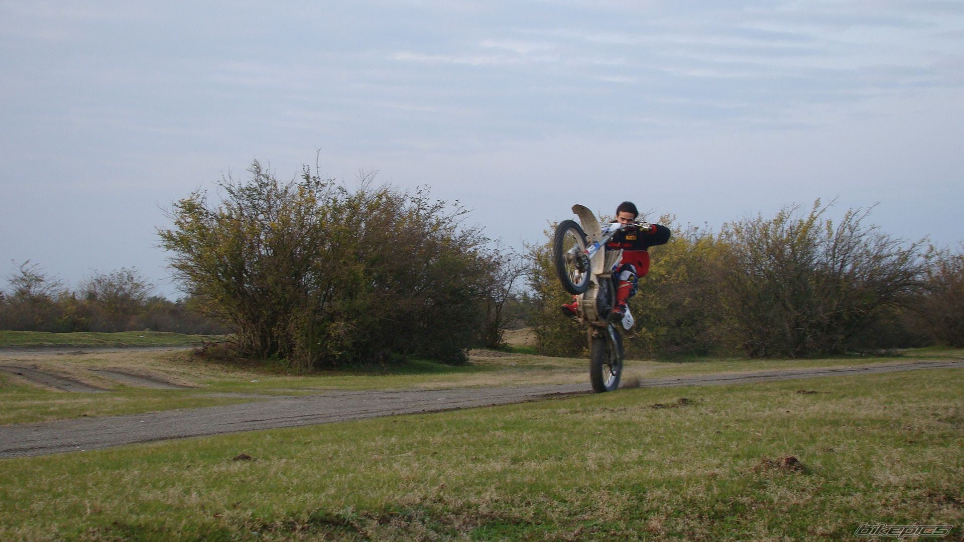 Photo 1844106