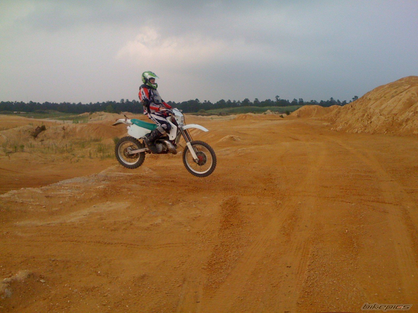 Photo 1844136