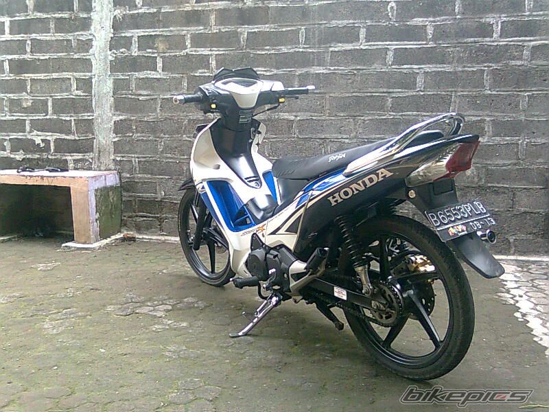 Photo 1845044