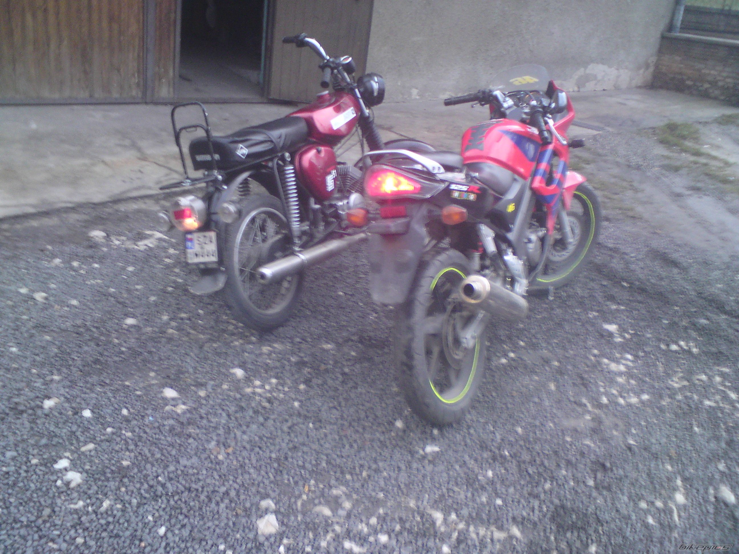 Photo 1850080