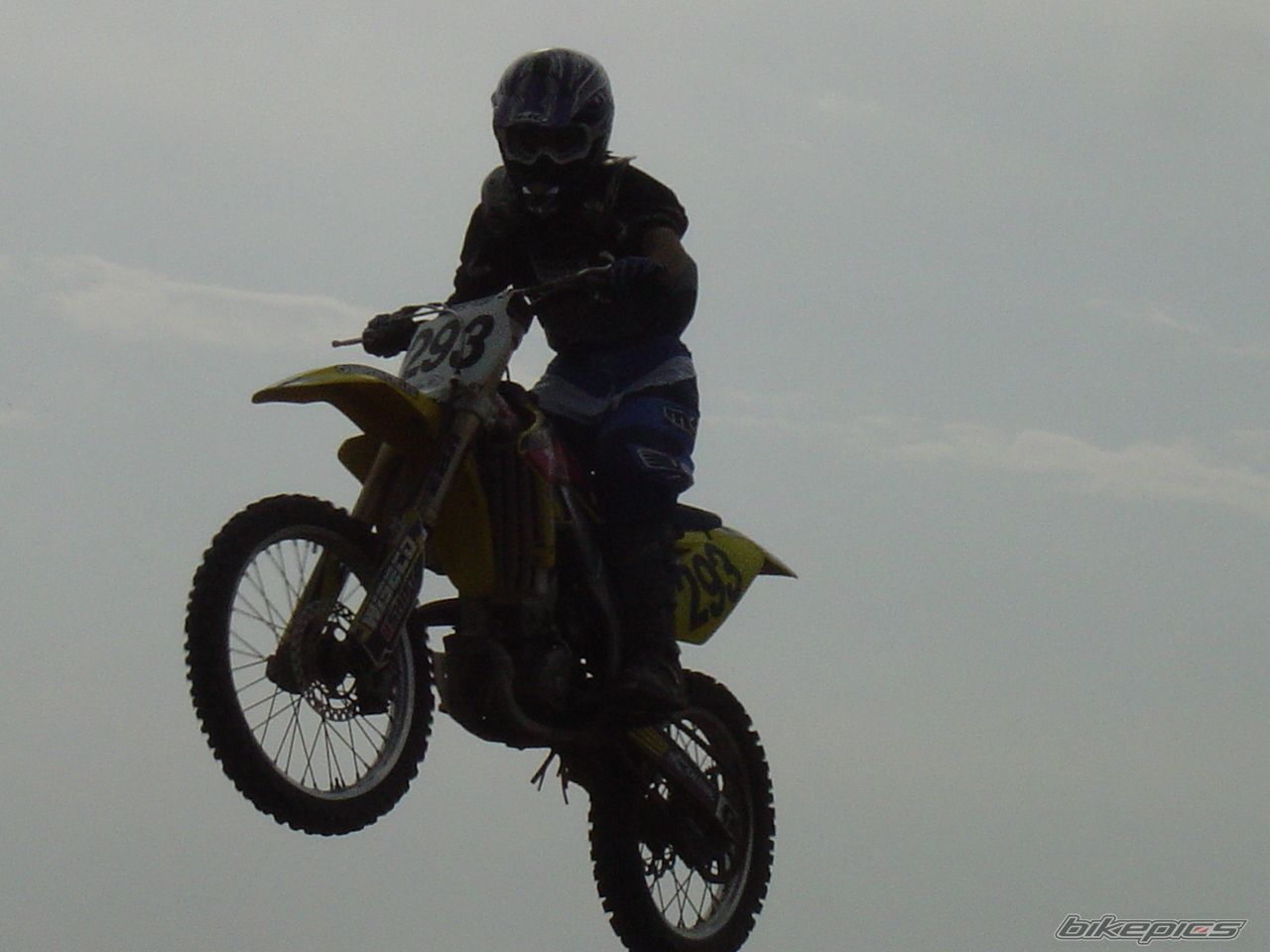 Photo 1853588