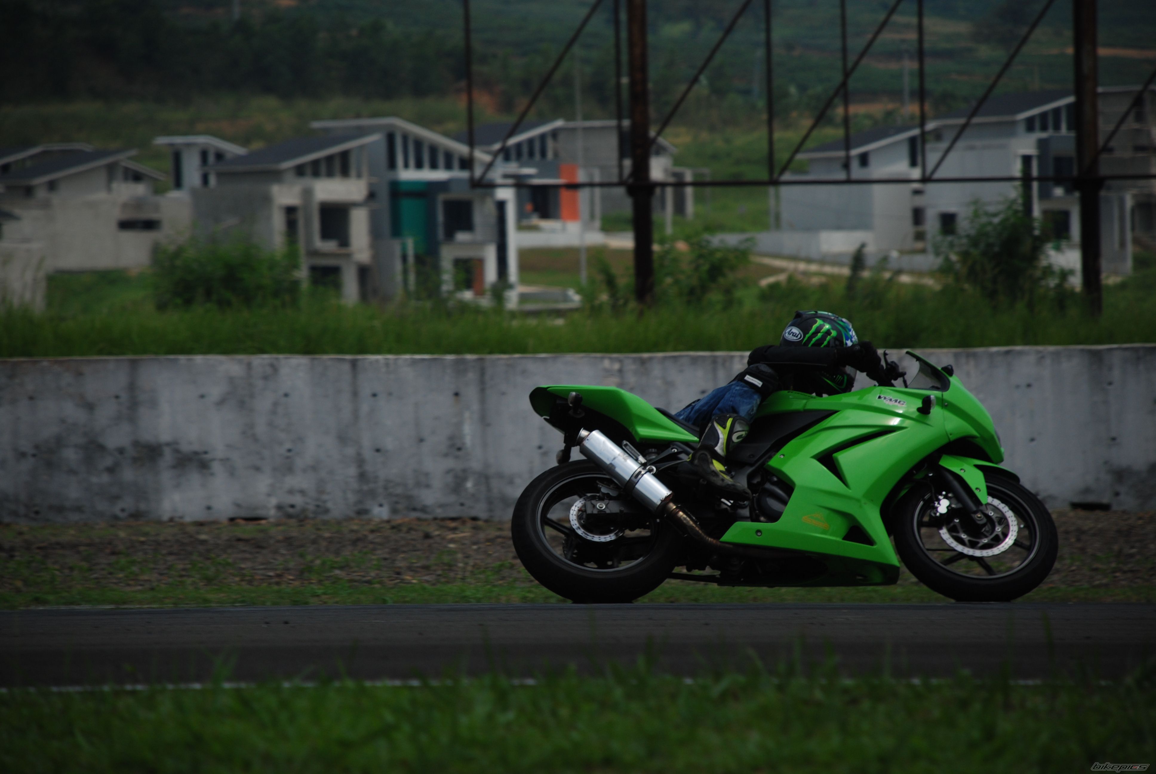 Photo 1857730