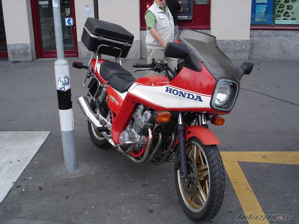 Photo 1861345