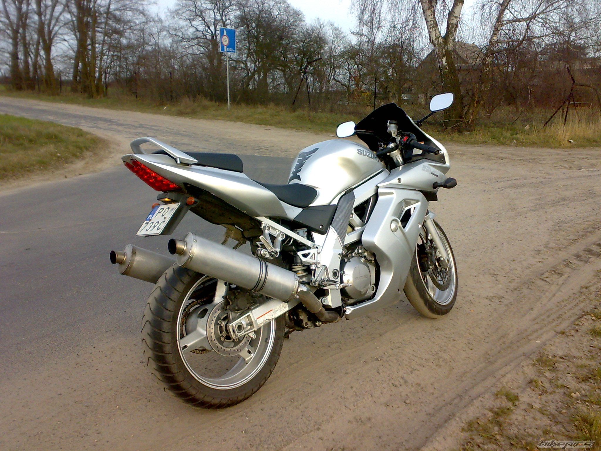 Photo 1863519