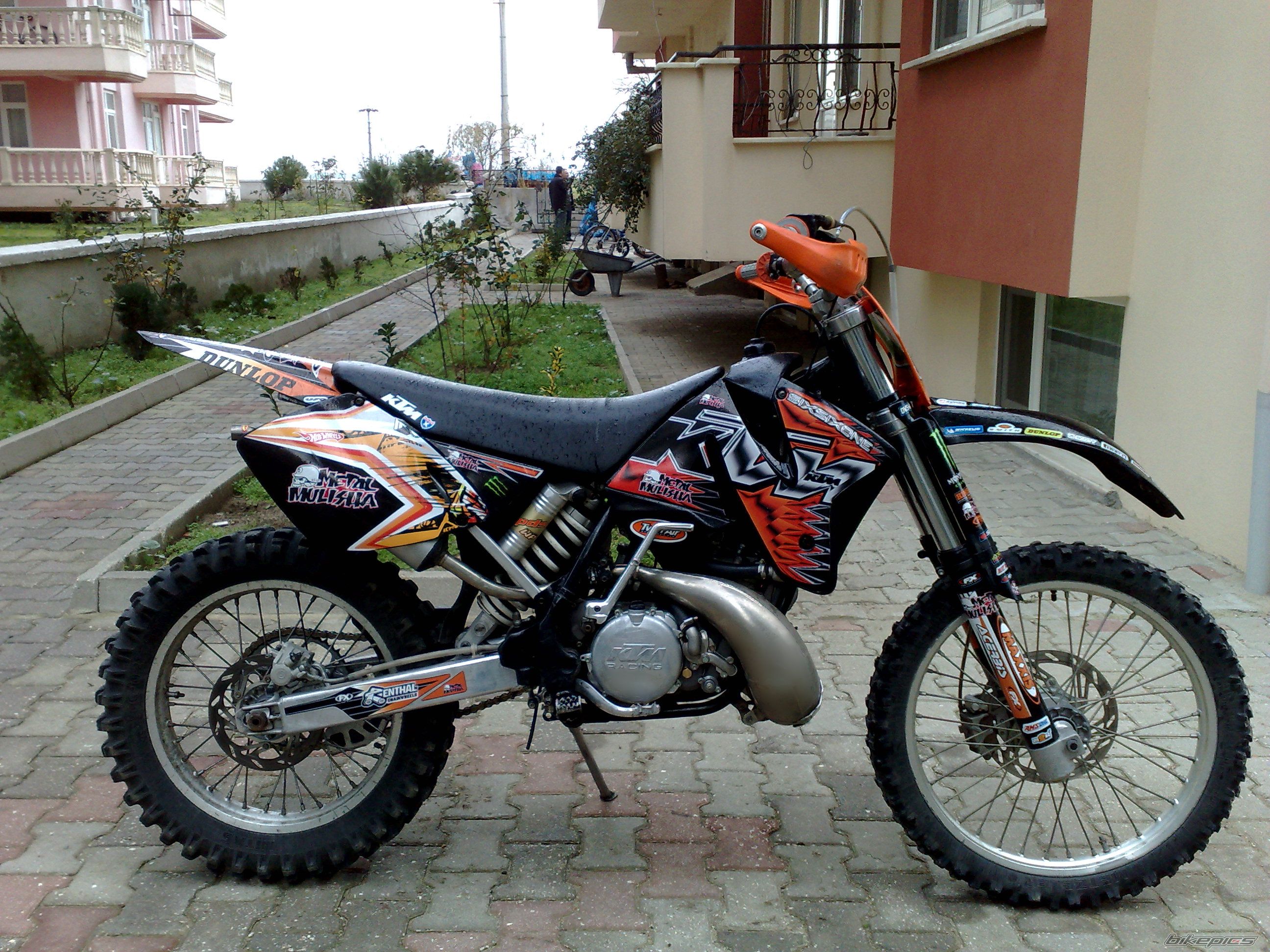 Photo 1863917