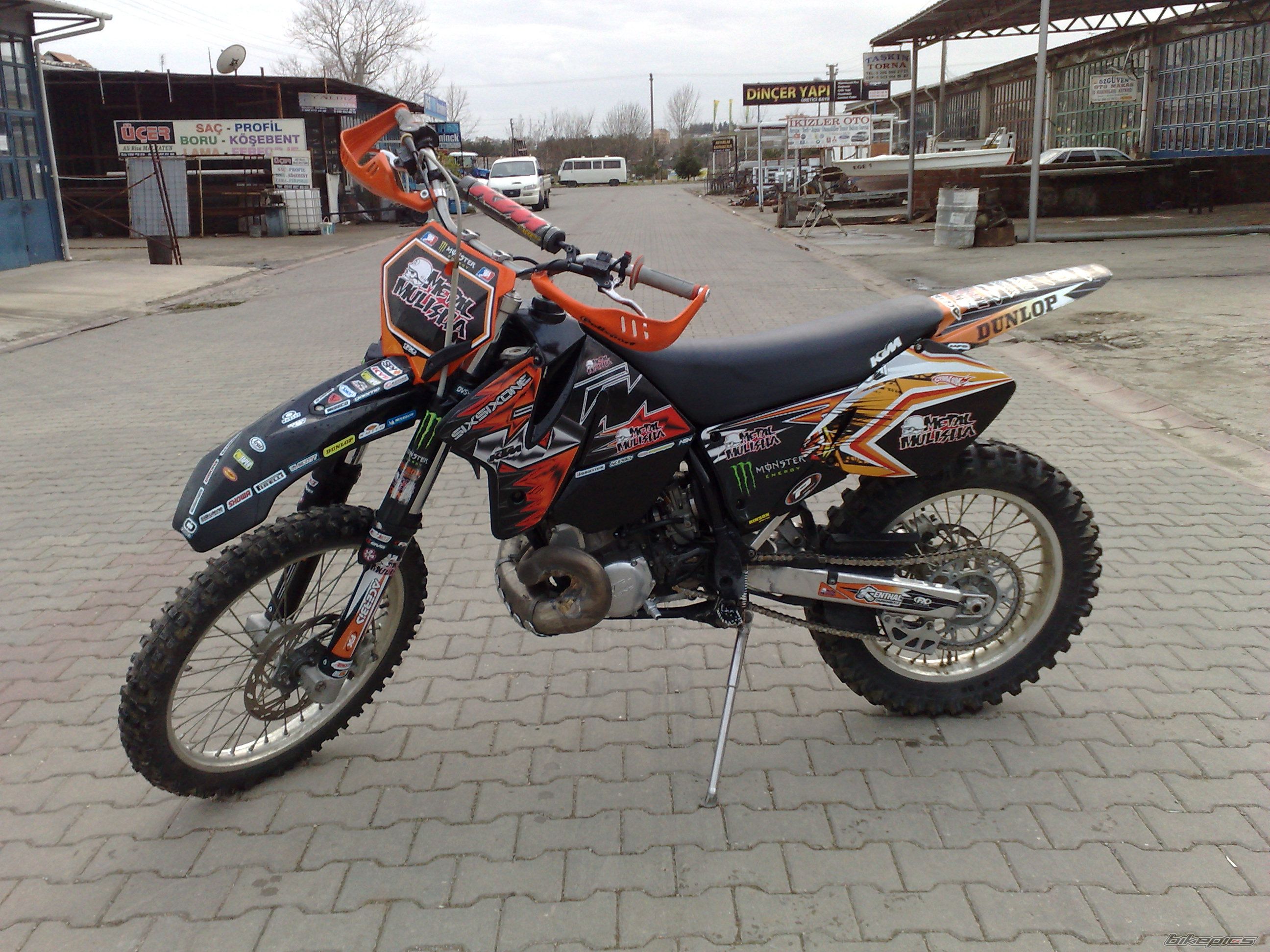 Photo 1863935