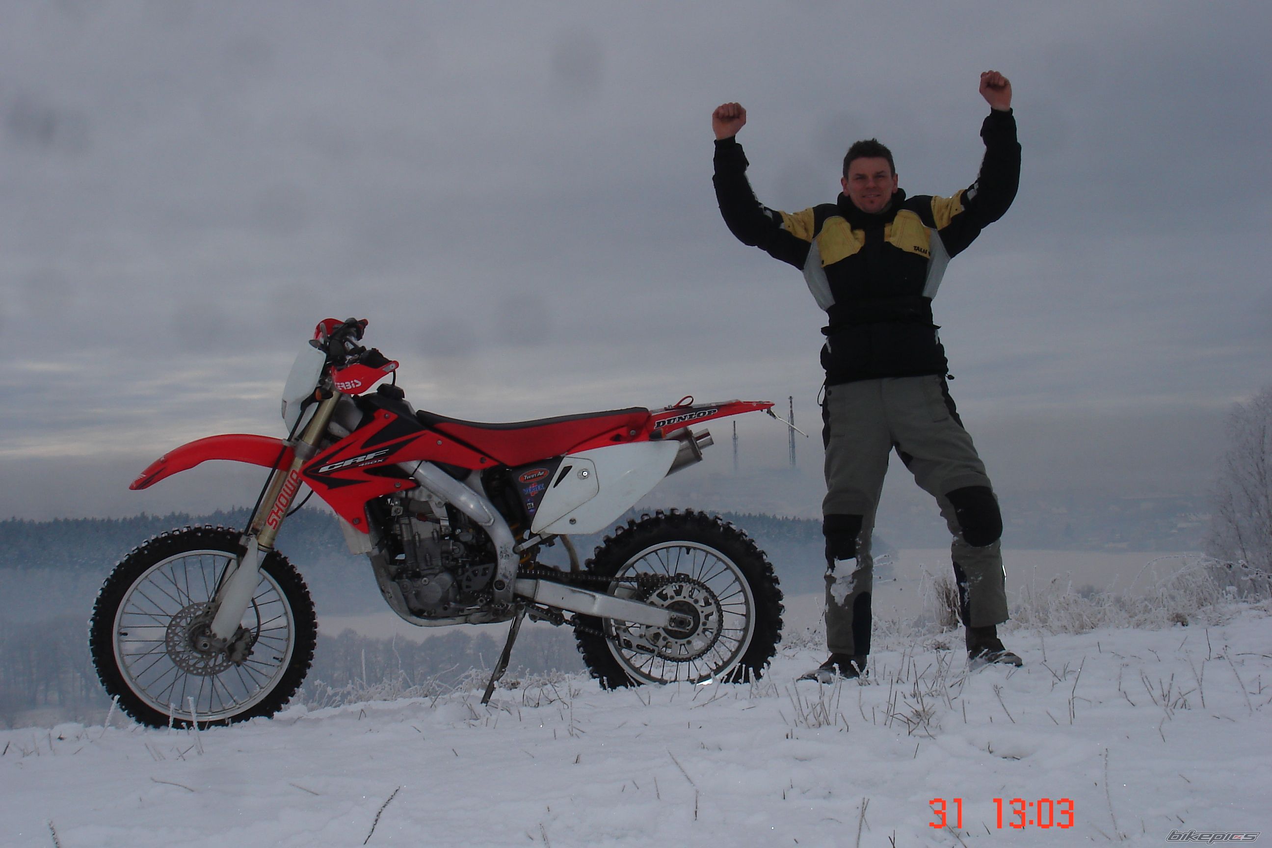 Photo 1866236