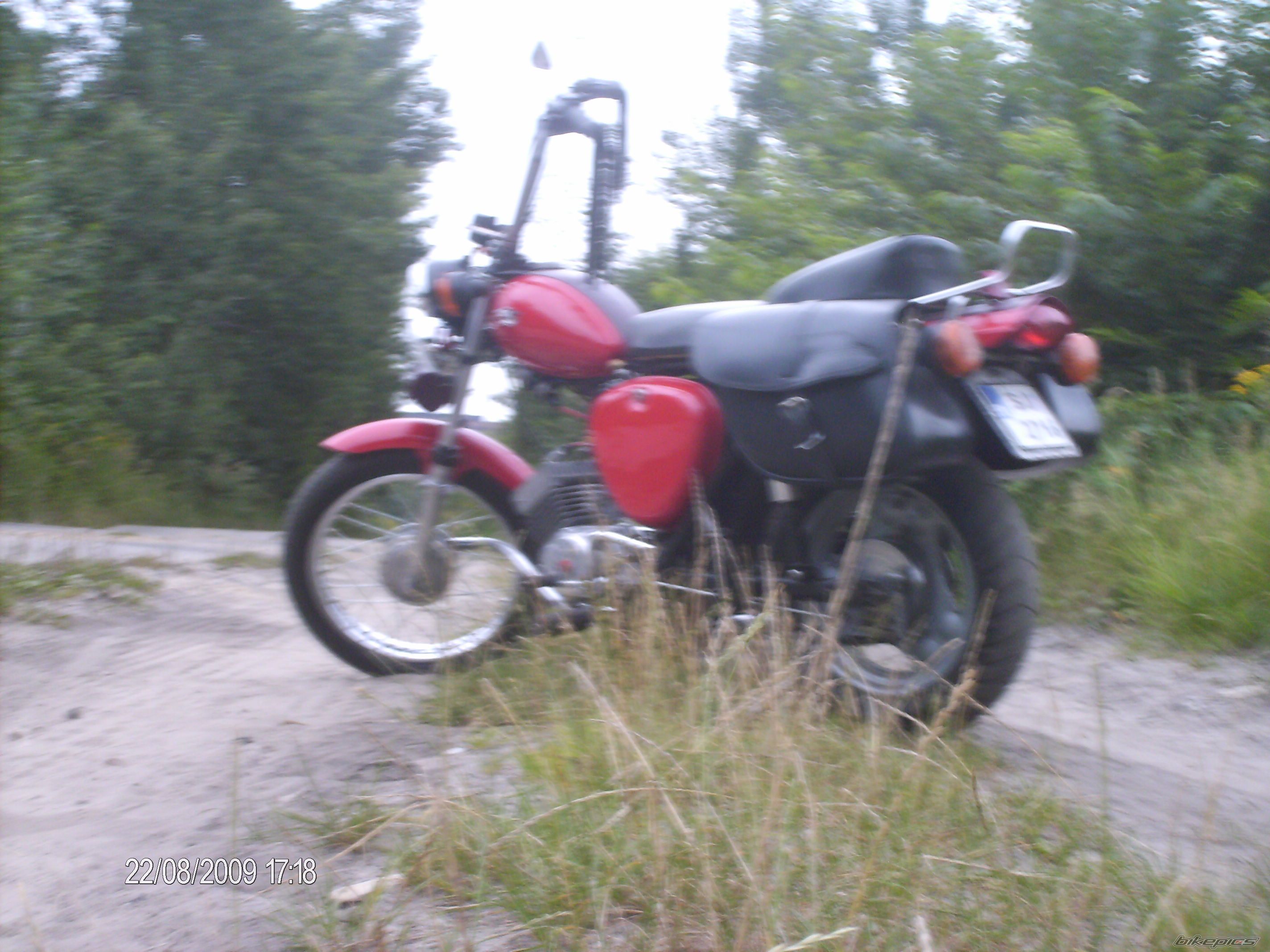 Photo 1866738