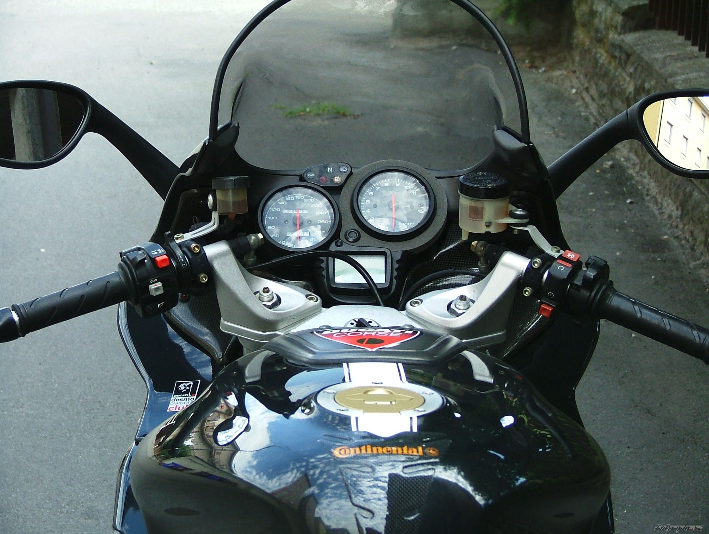 Photo 1867358