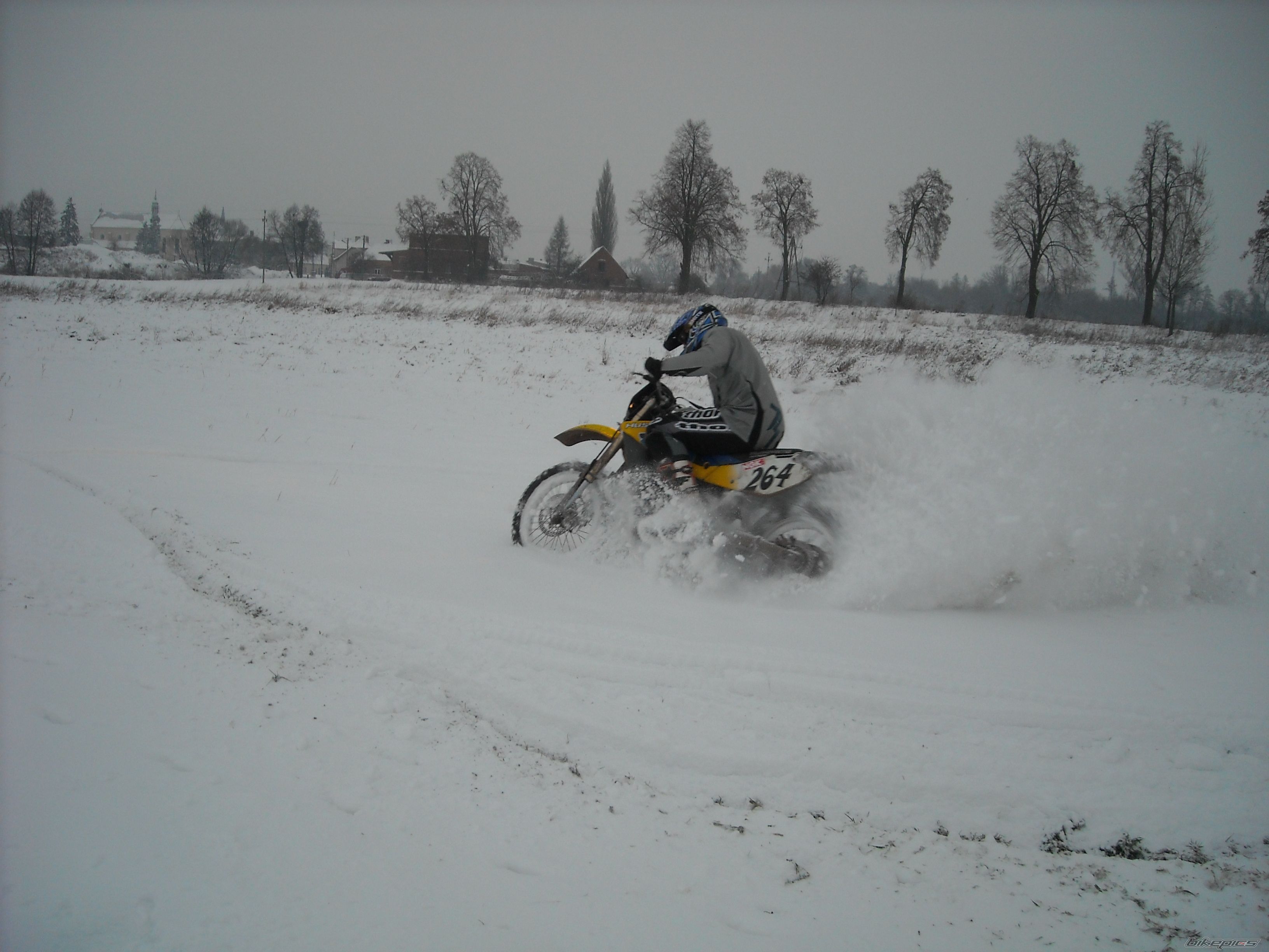 Photo 1867466