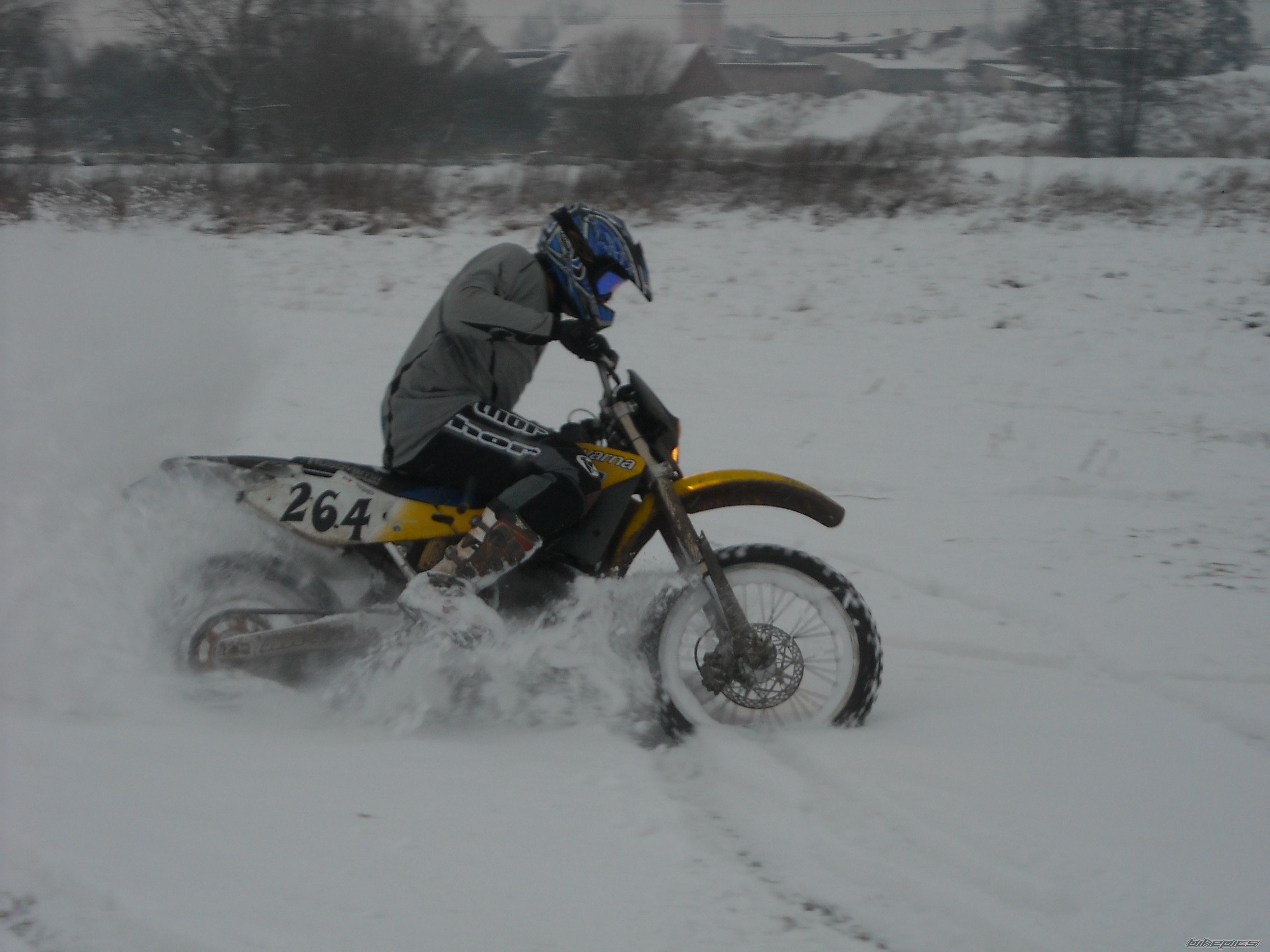 Photo 1867473