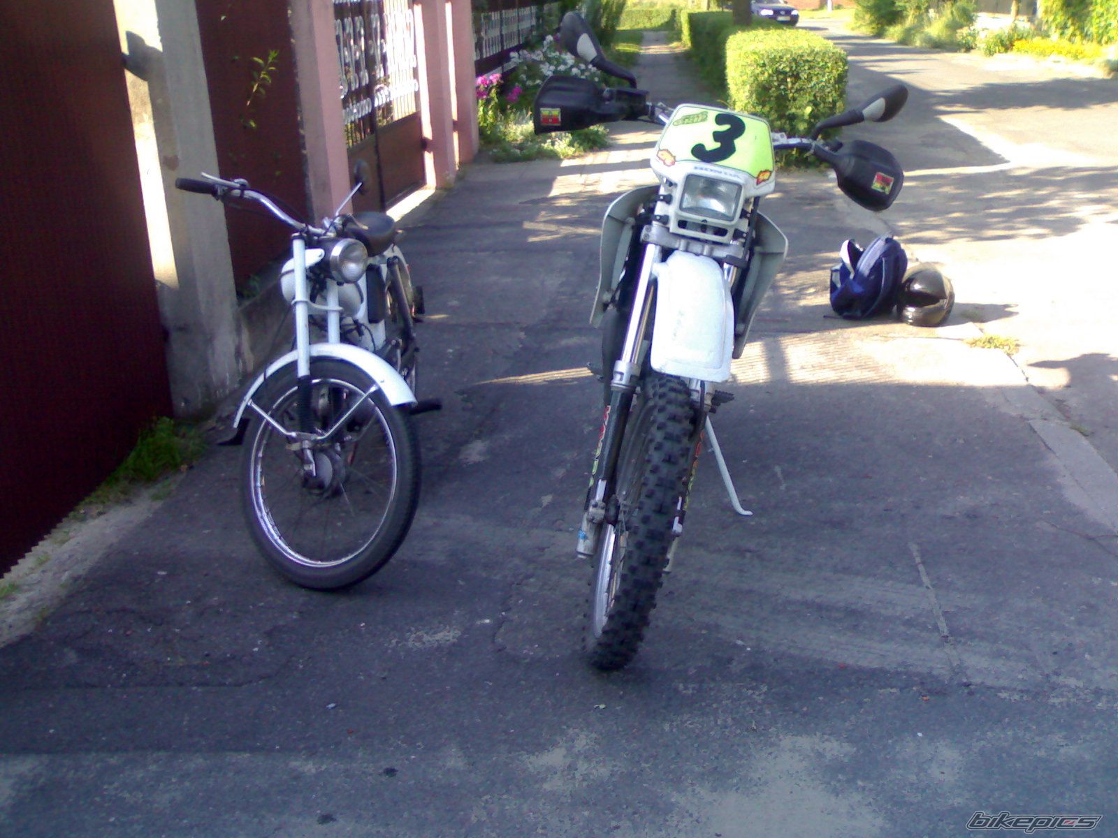 Photo 1867513