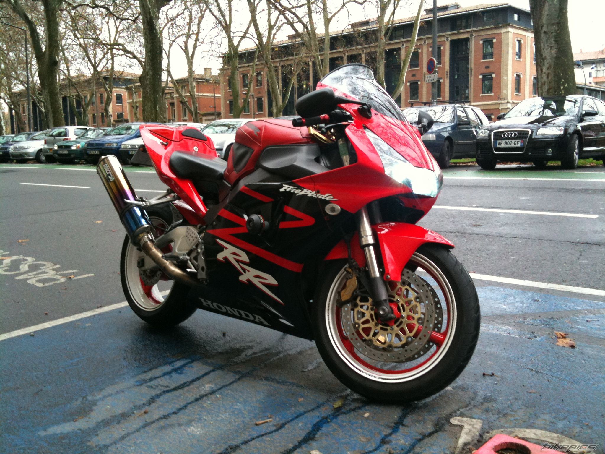 Photo 1867936