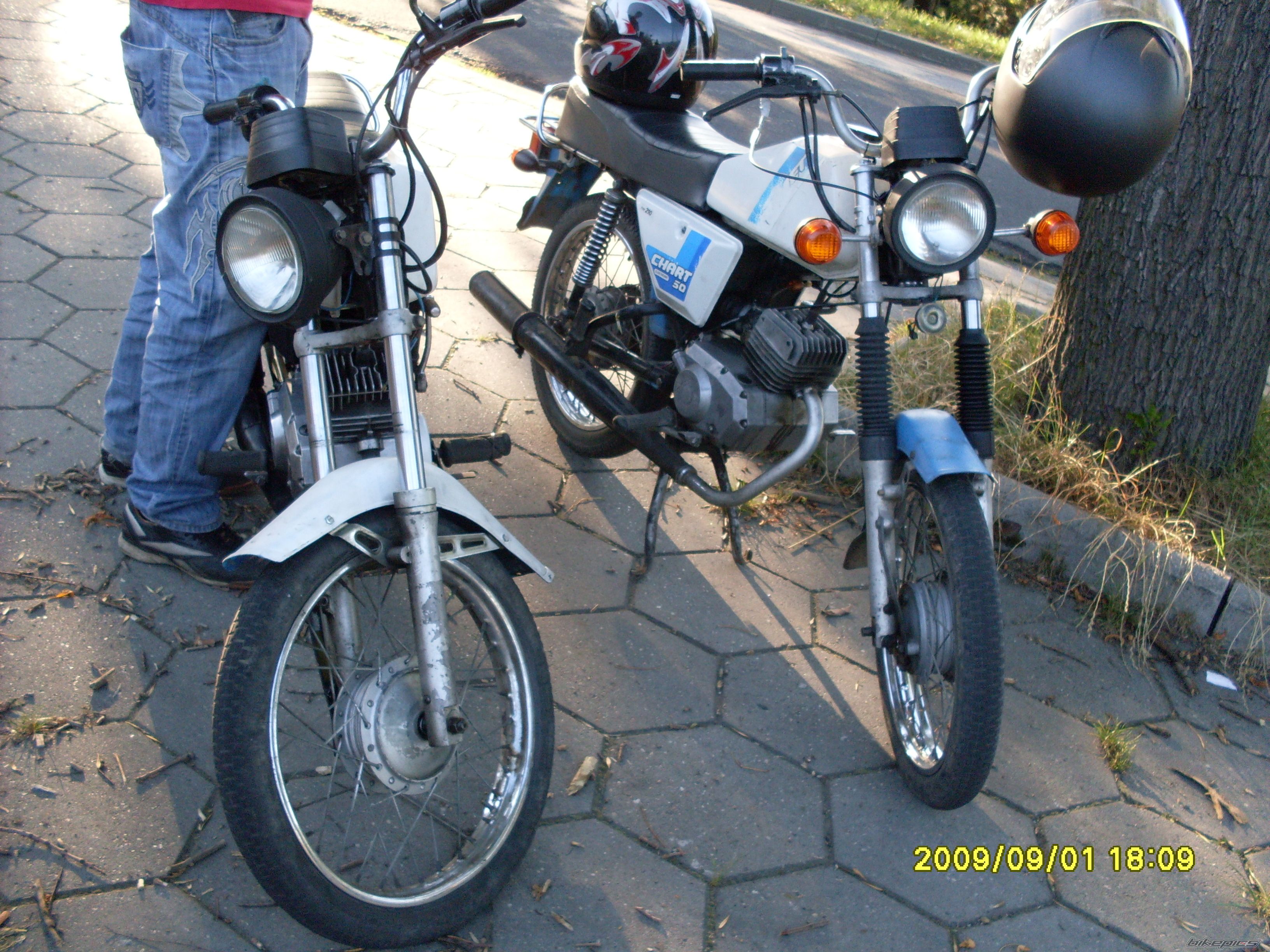 Photo 1868138