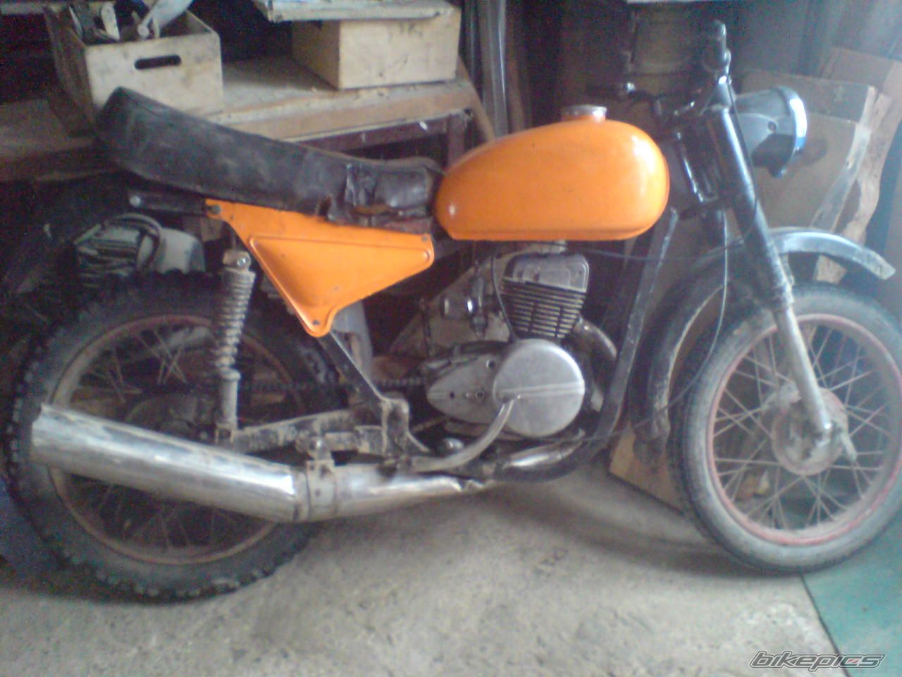 Photo 1868208