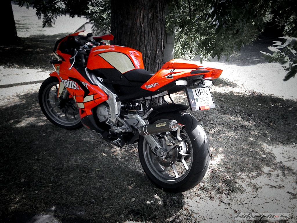 Photo 1868239