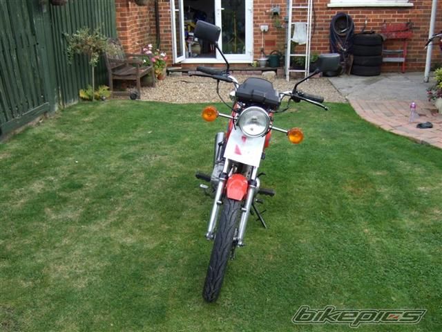 Photo 1868623