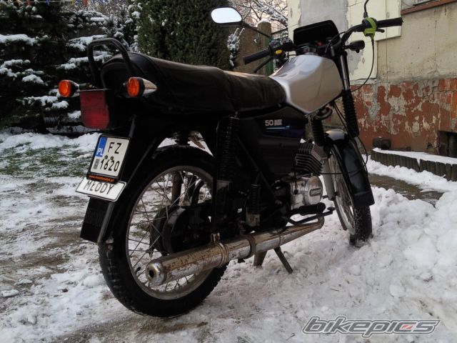 Photo 1868641