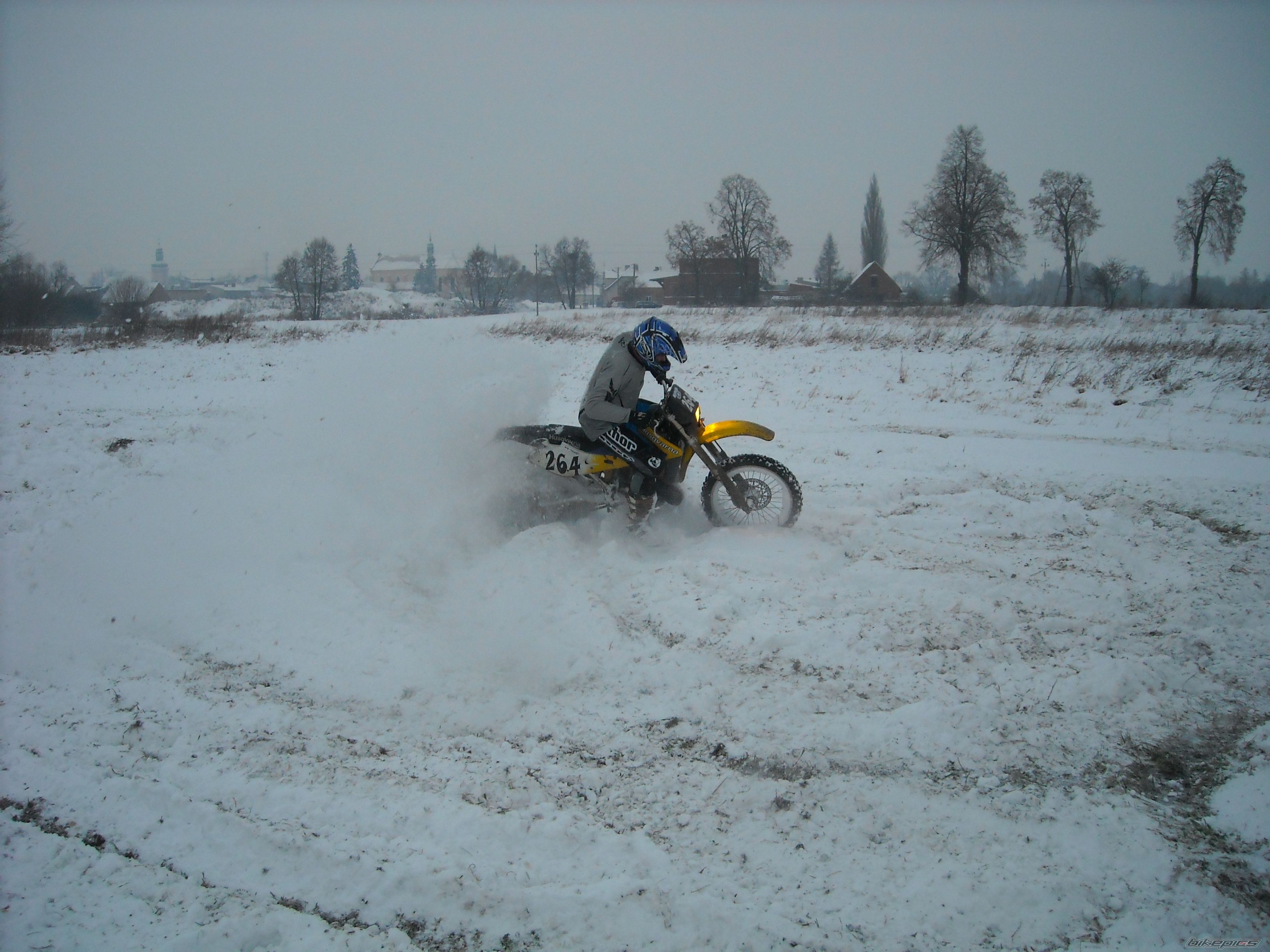 Photo 1868738