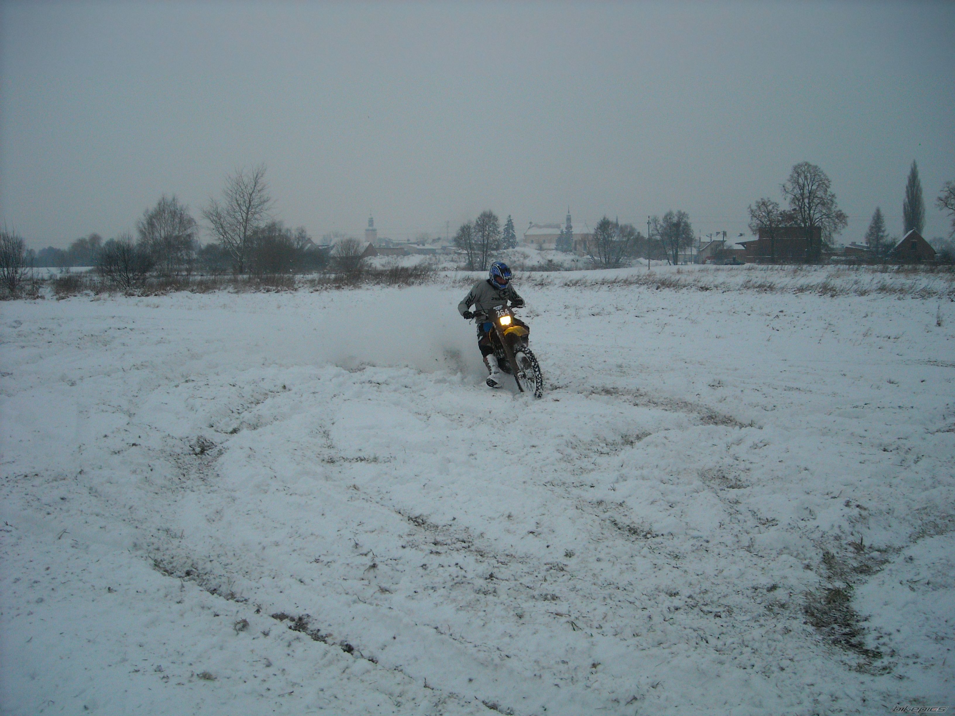 Photo 1868739