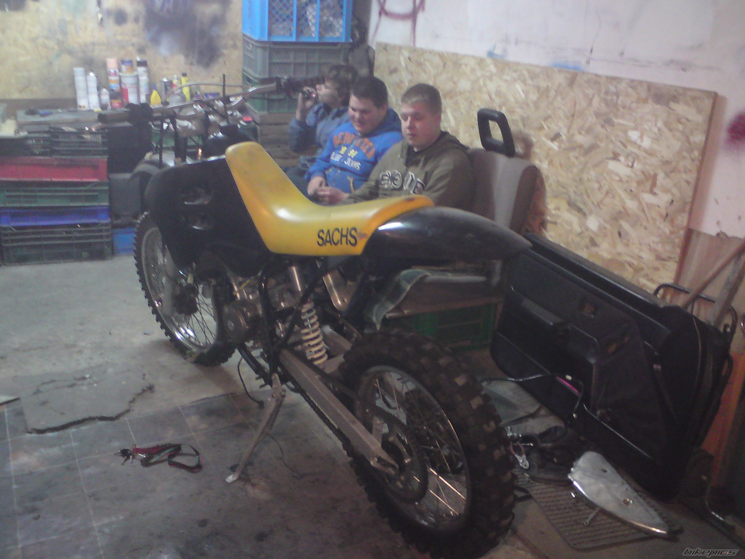 Photo 1868743