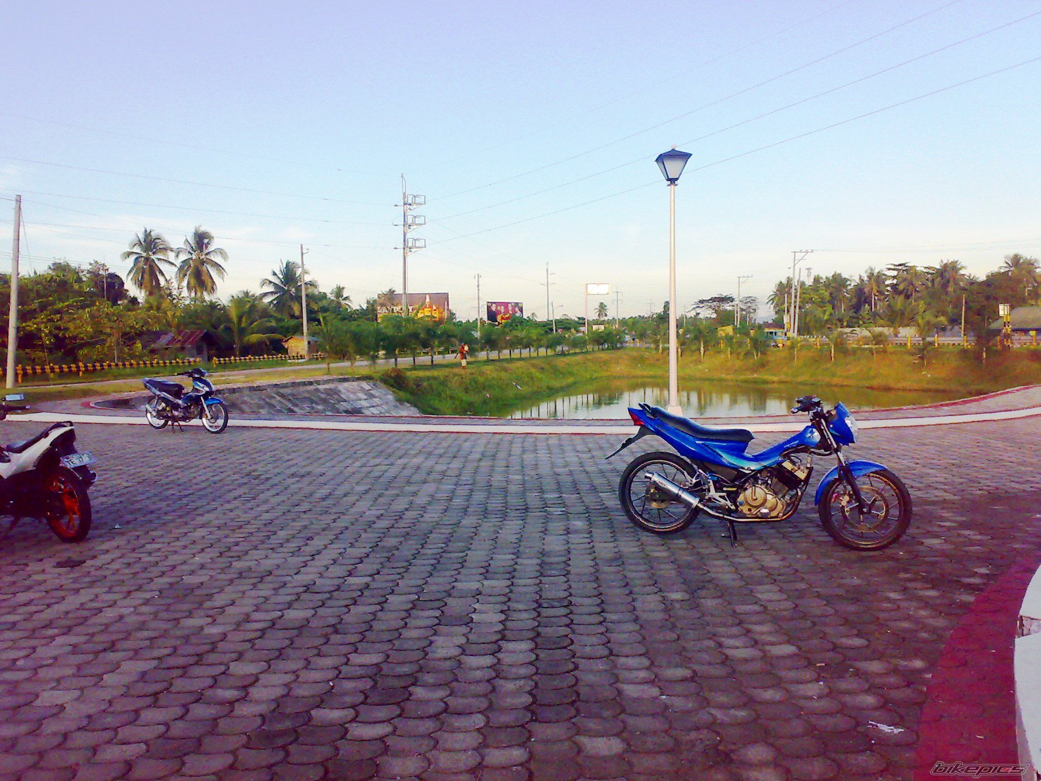 Photo 1868930