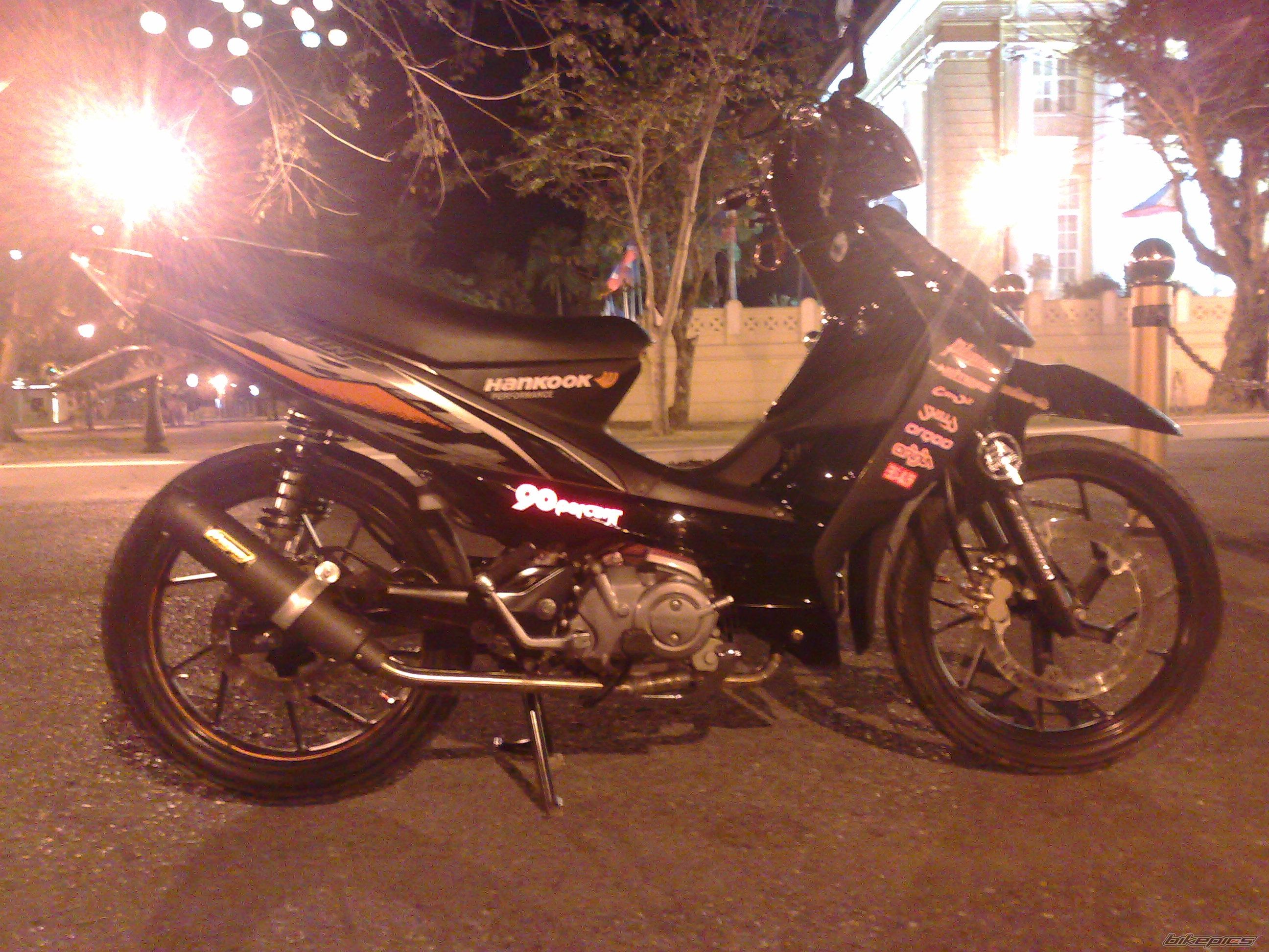 Photo 1868935
