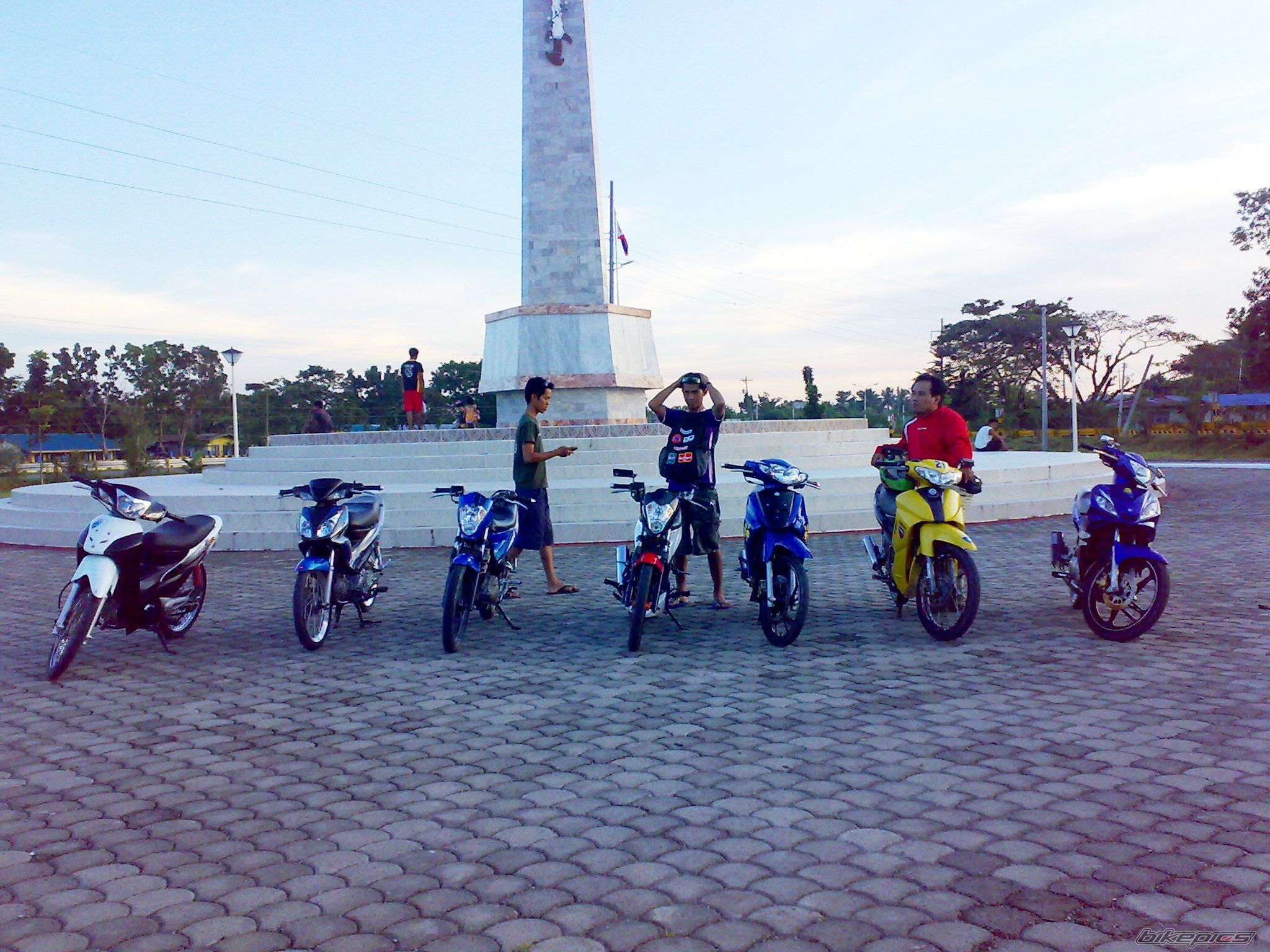 Photo 1868936