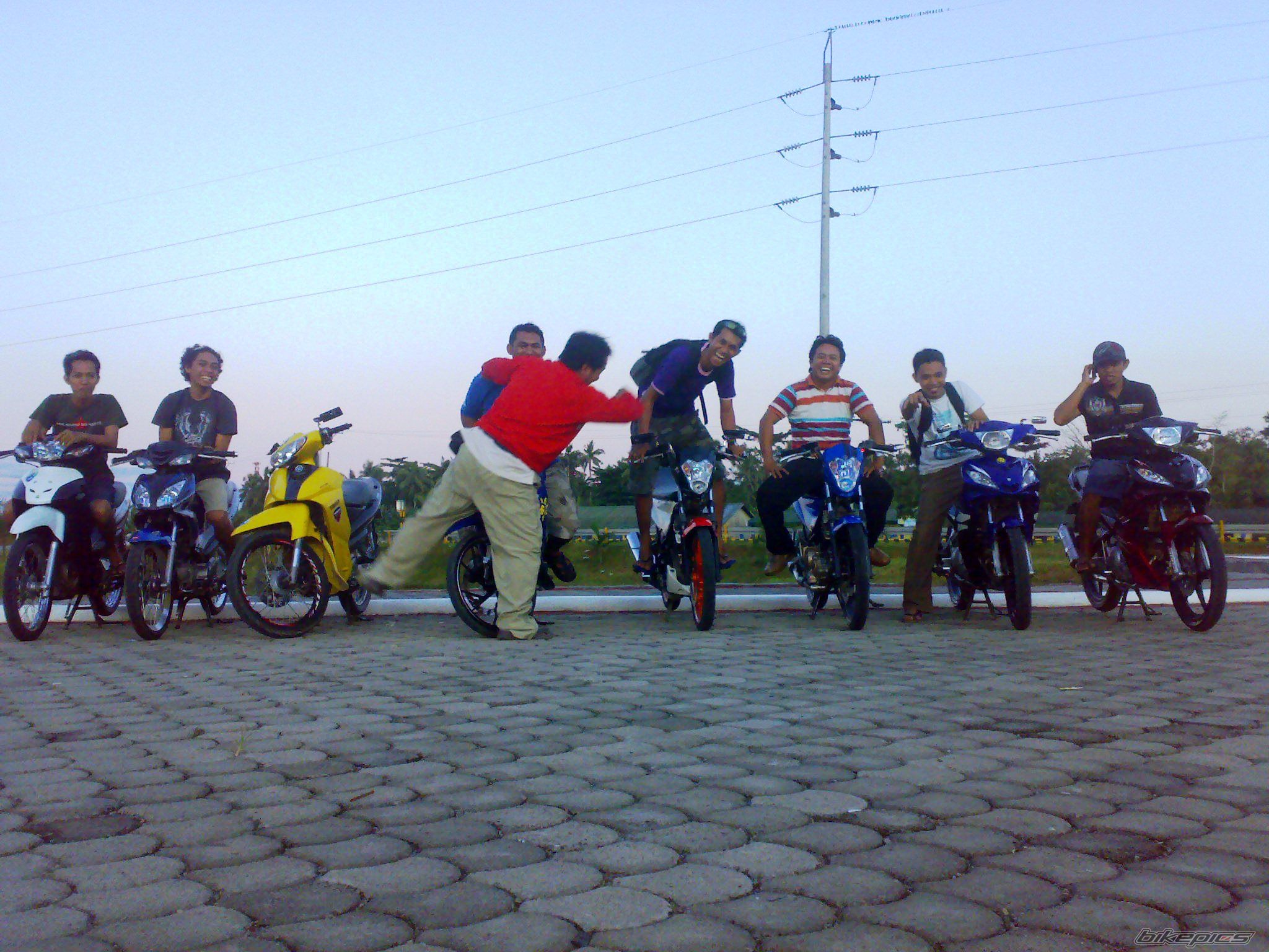 Photo 1868996