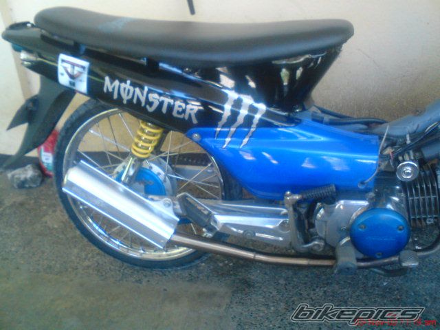 Photo 1869011