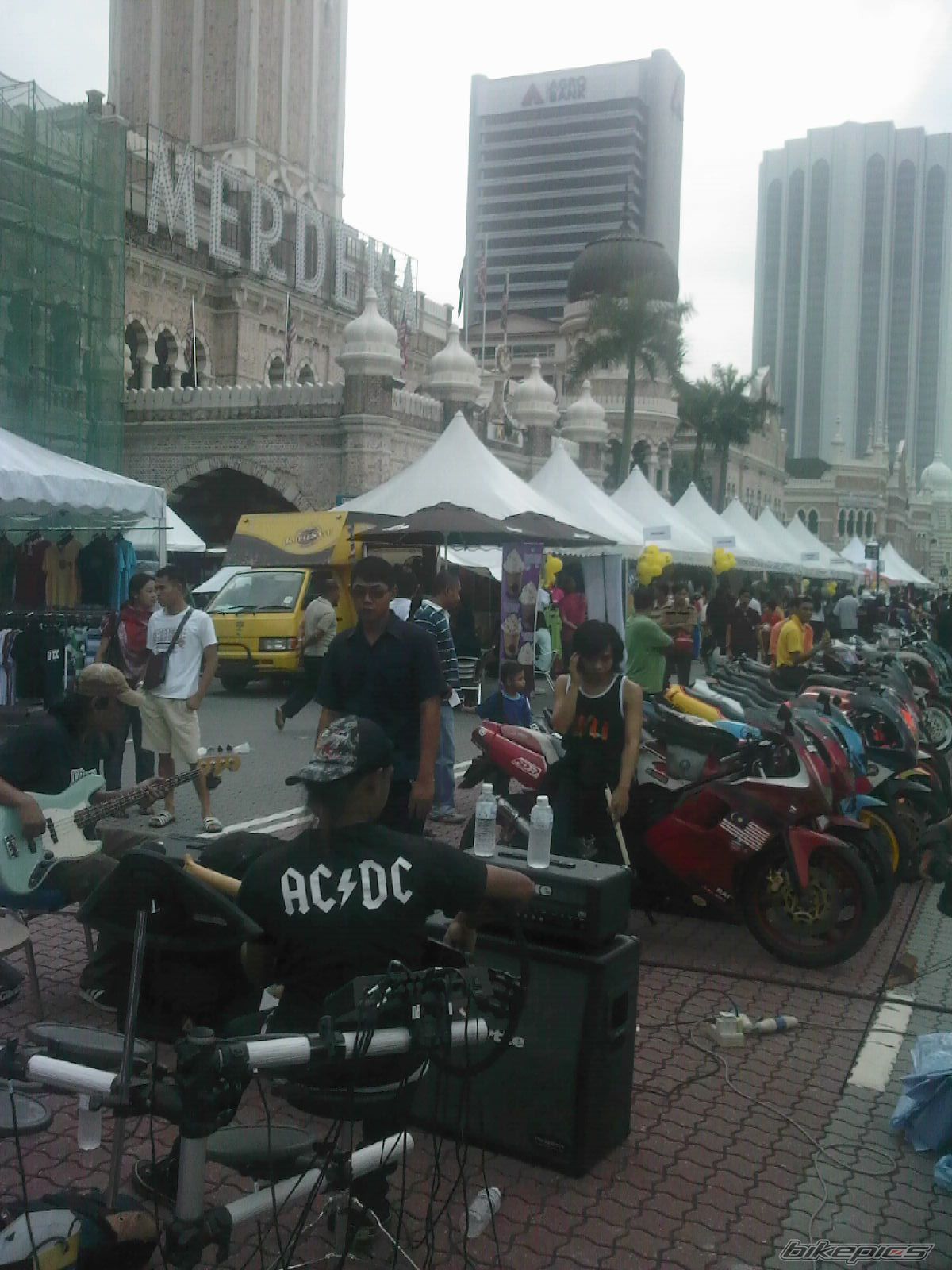 Photo 1869056