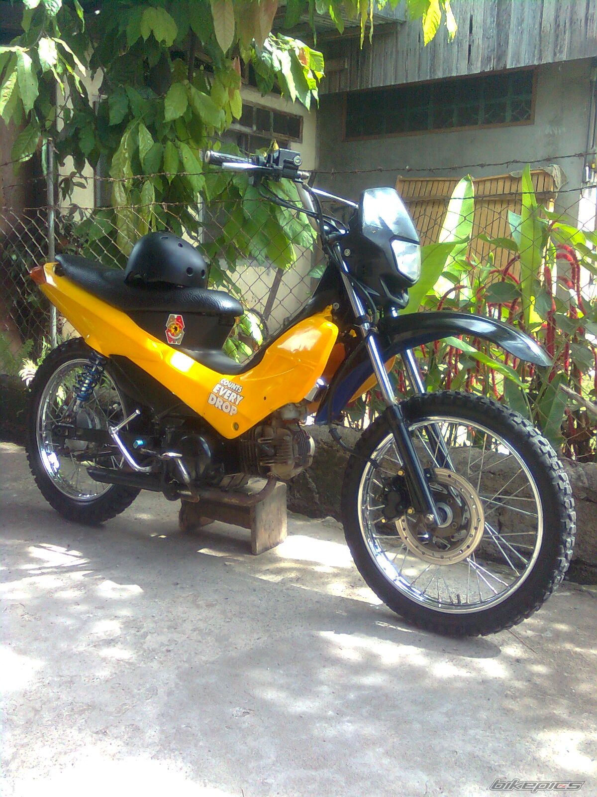 Photo 1869278