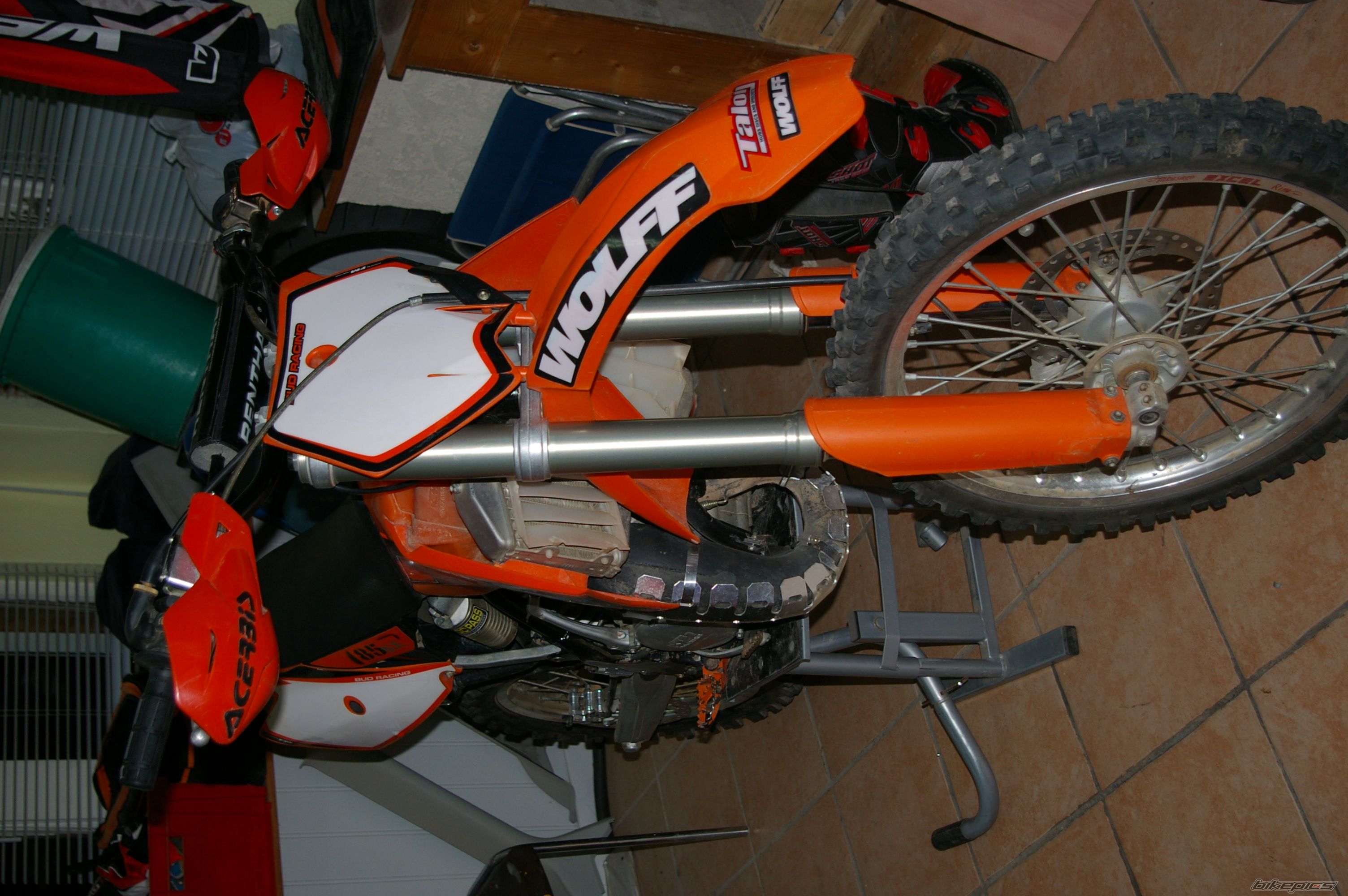 Photo 1869292