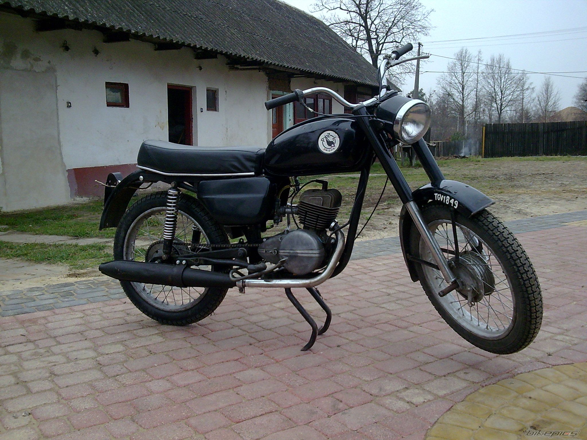 Photo 1869465