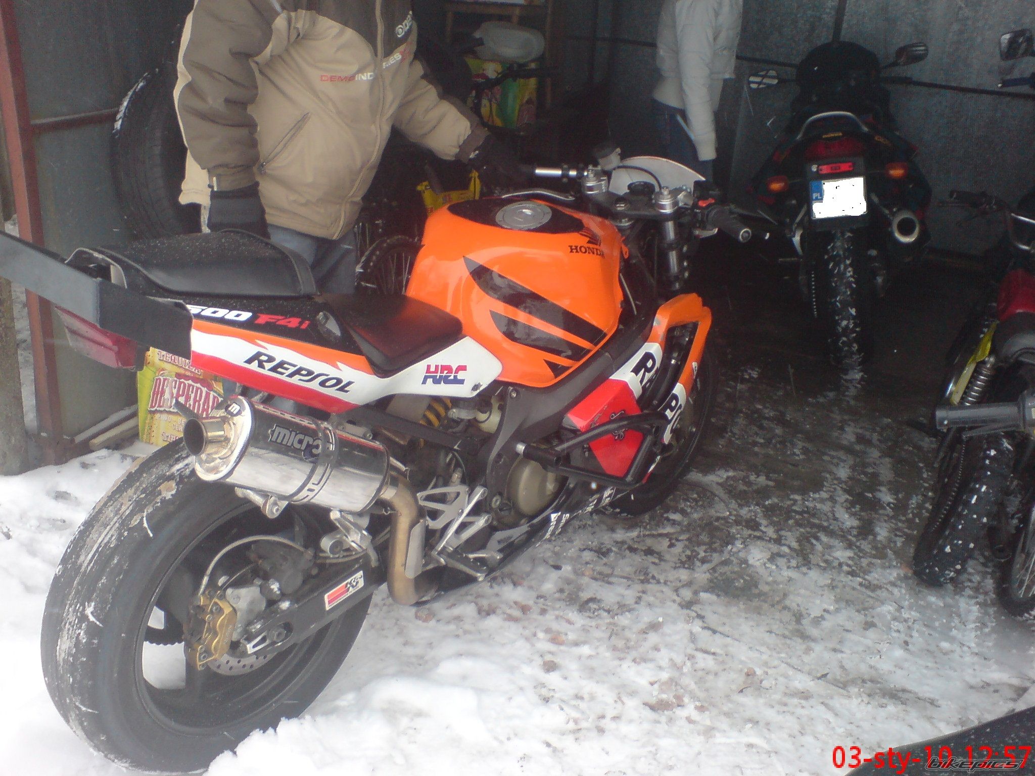 Photo 1869515