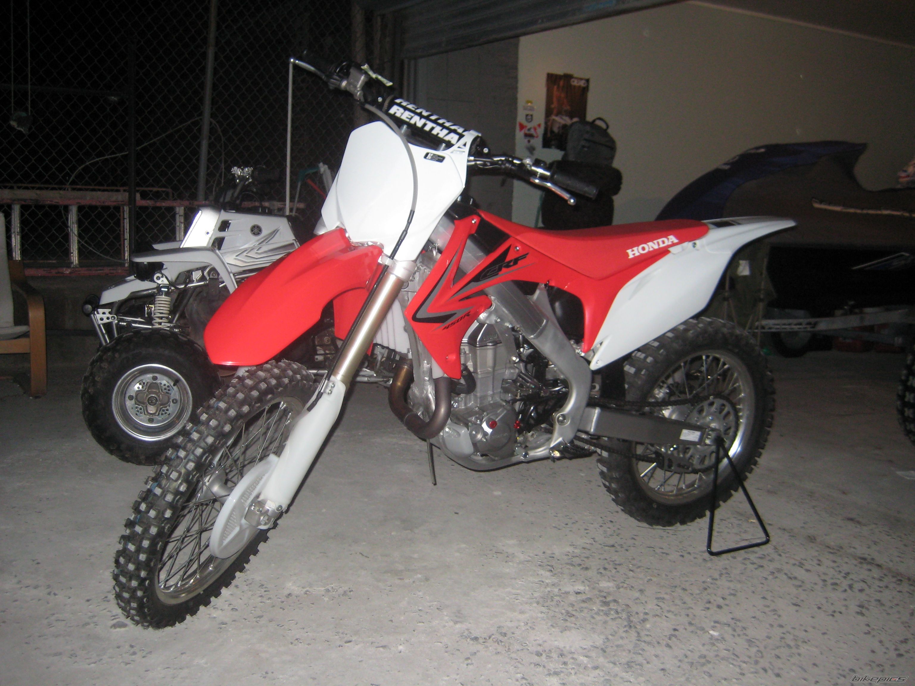 Photo 1869830